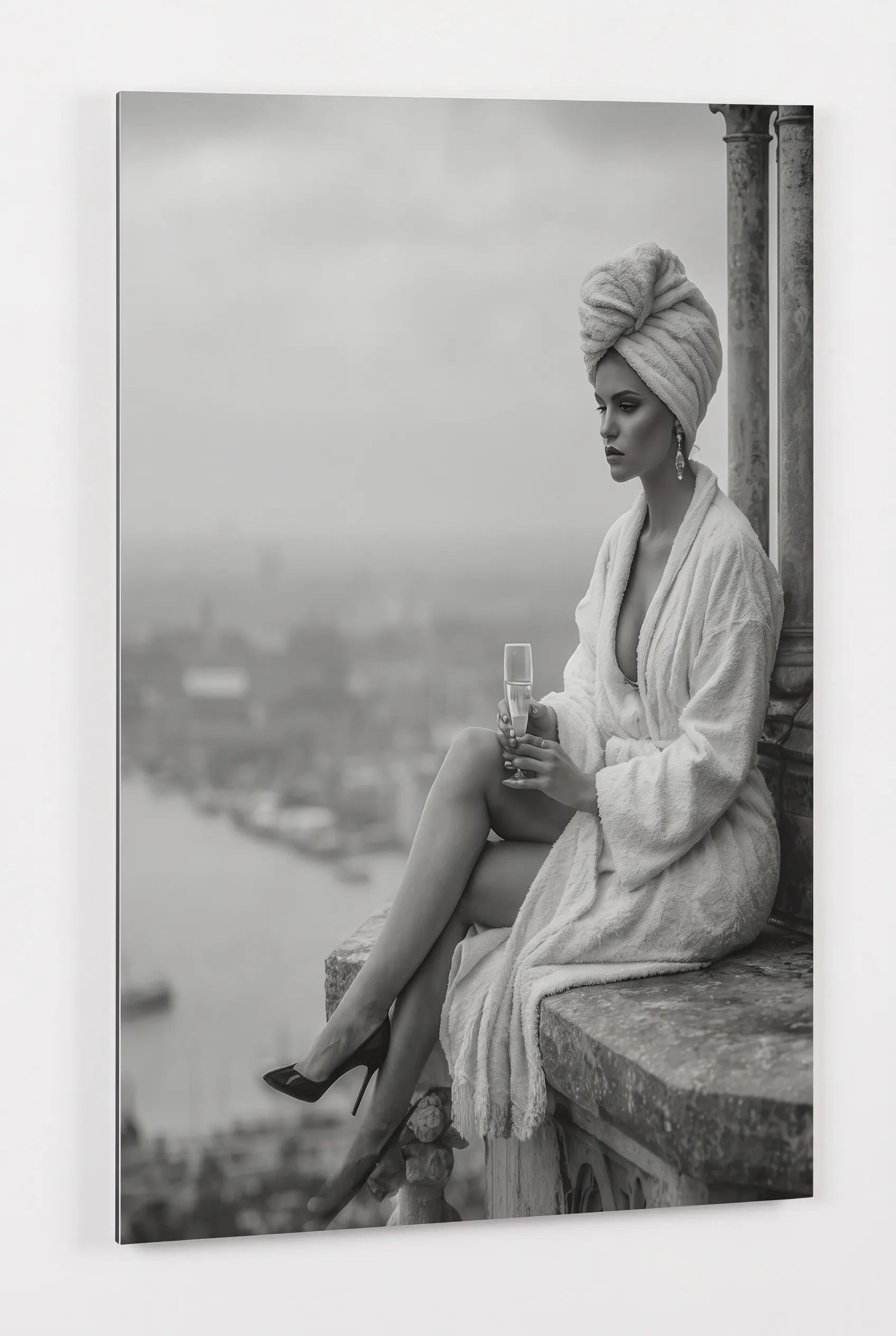 Frau Bademantel Skyline Fluss Monochrom Wandbild - Dein Wandbild