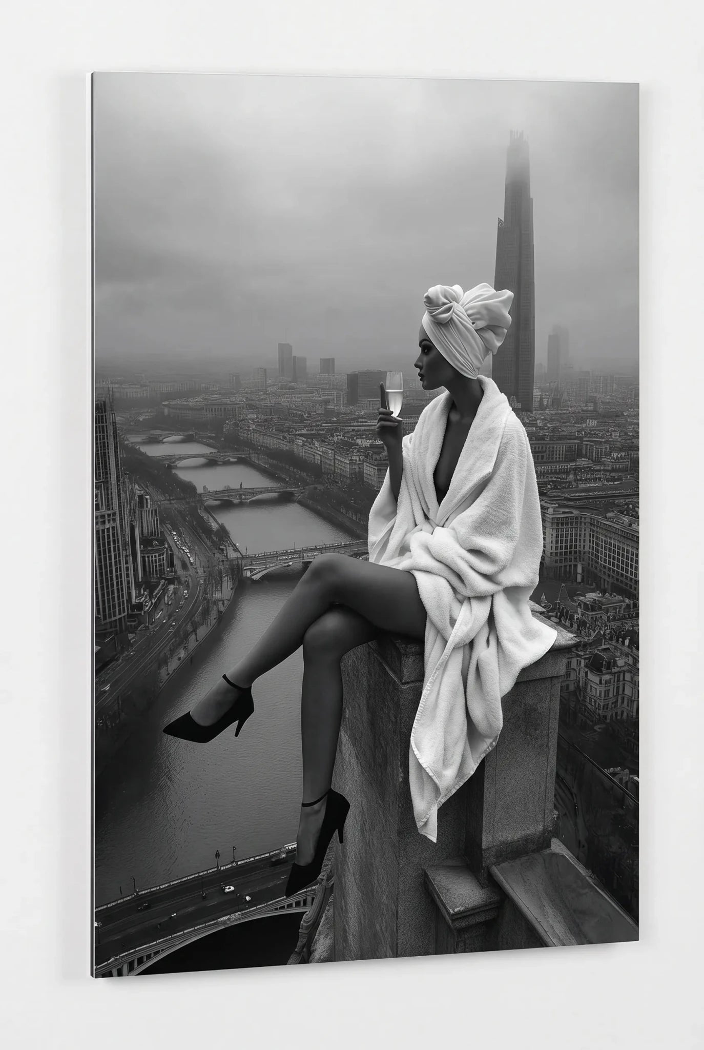 Frau im Bademantel Wolkenkratzer Skyline Wandbild - Dein Wandbild