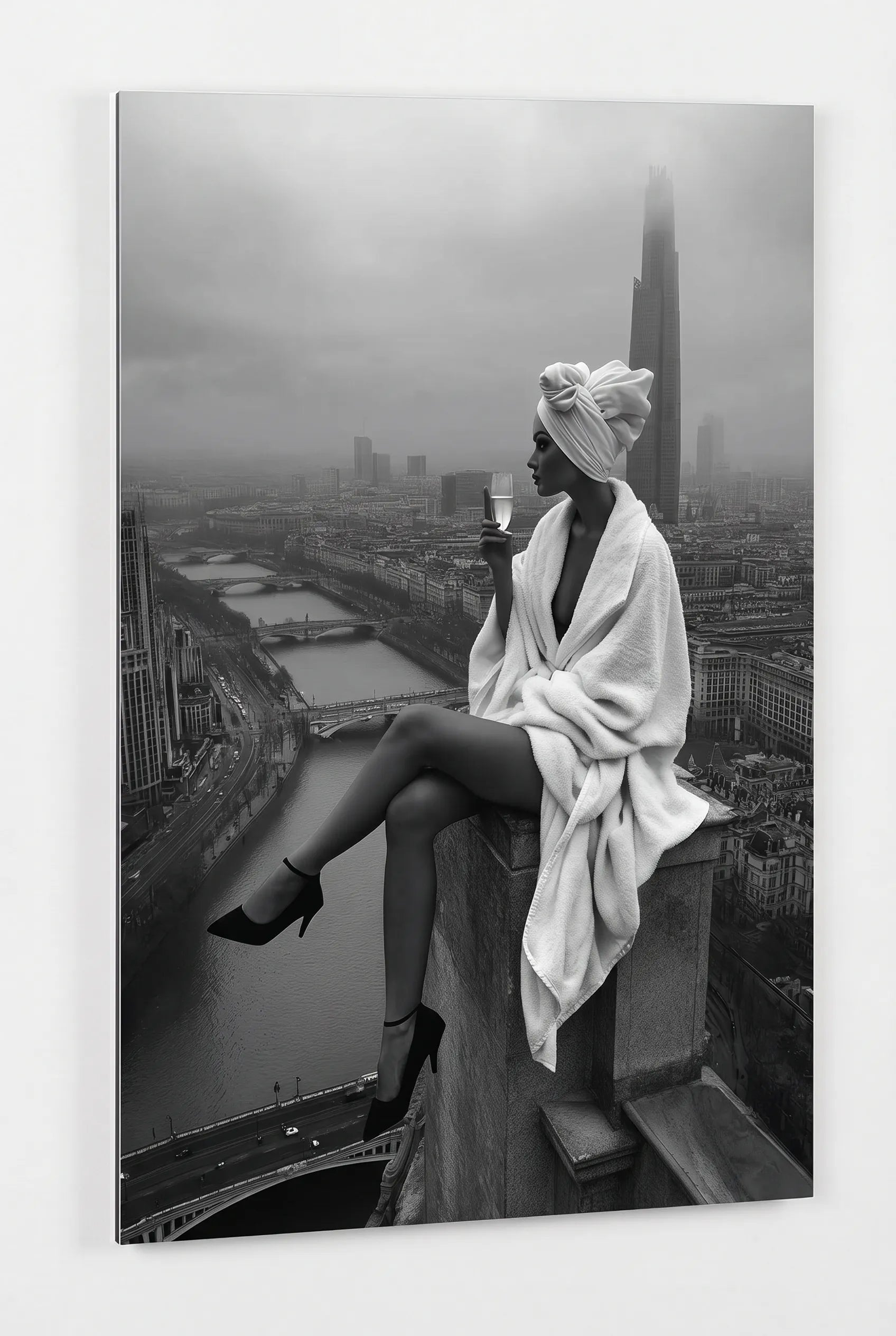 Frau im Bademantel Wolkenkratzer Skyline Wandbild - Dein Wandbild