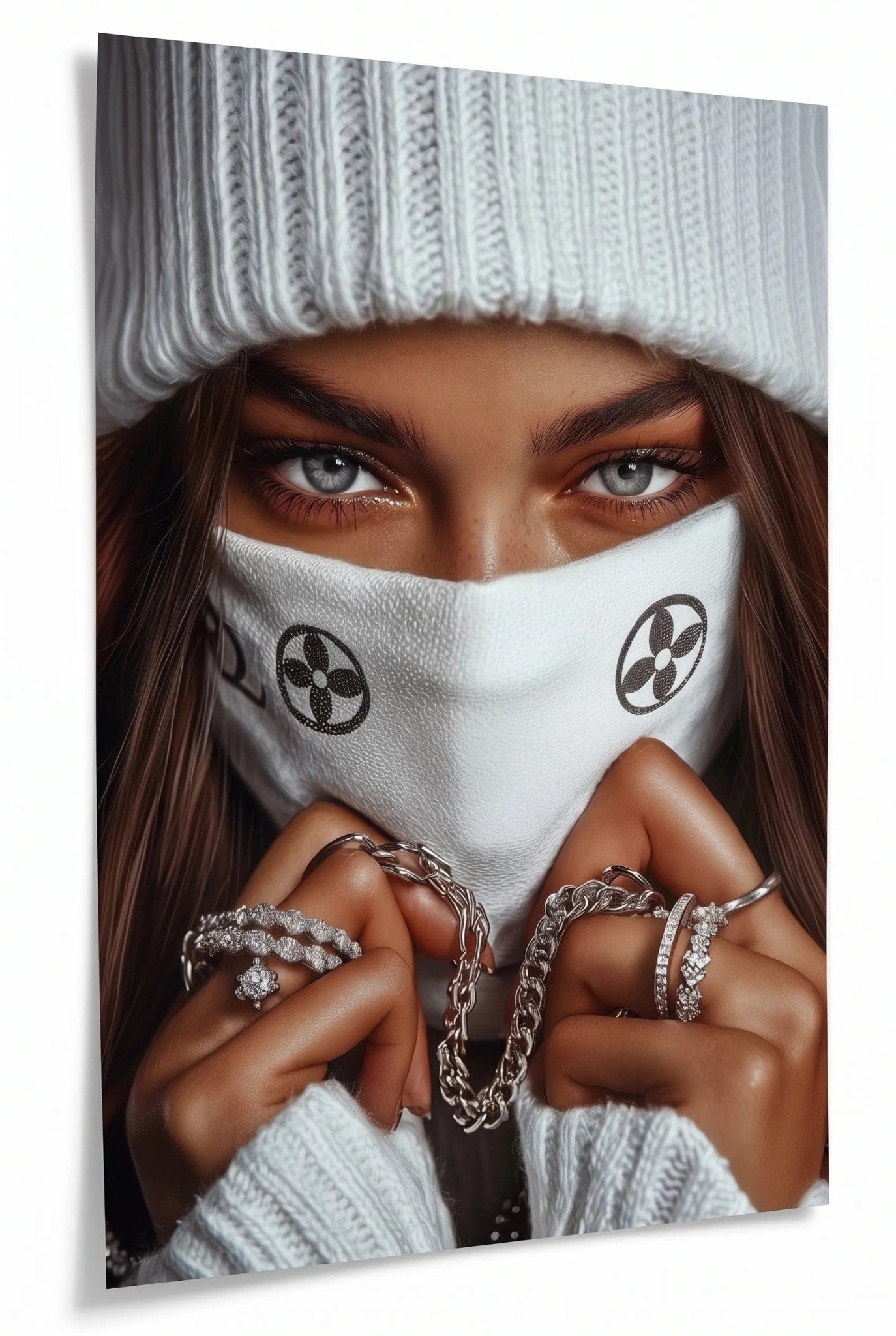 Frau mit Designer-Maske & Silberschmuck – Fashion - Dein Wandbild