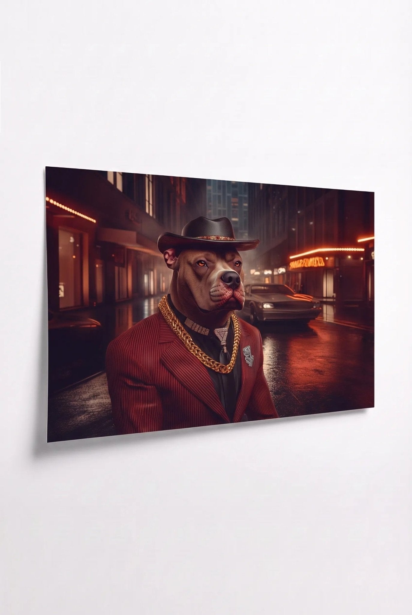 G Dog – Roter Anzug & Hut in Neon-Nacht - Dein Wandbild