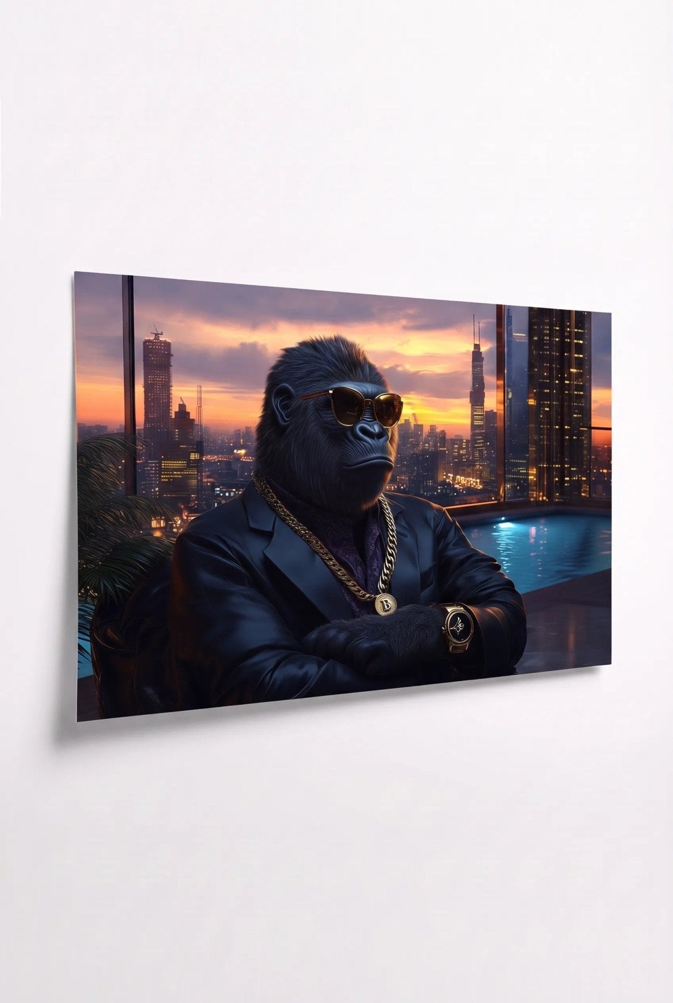 G Gorilla – Bitcoin-Kette vor Skyline bei Nacht - Dein Wandbild