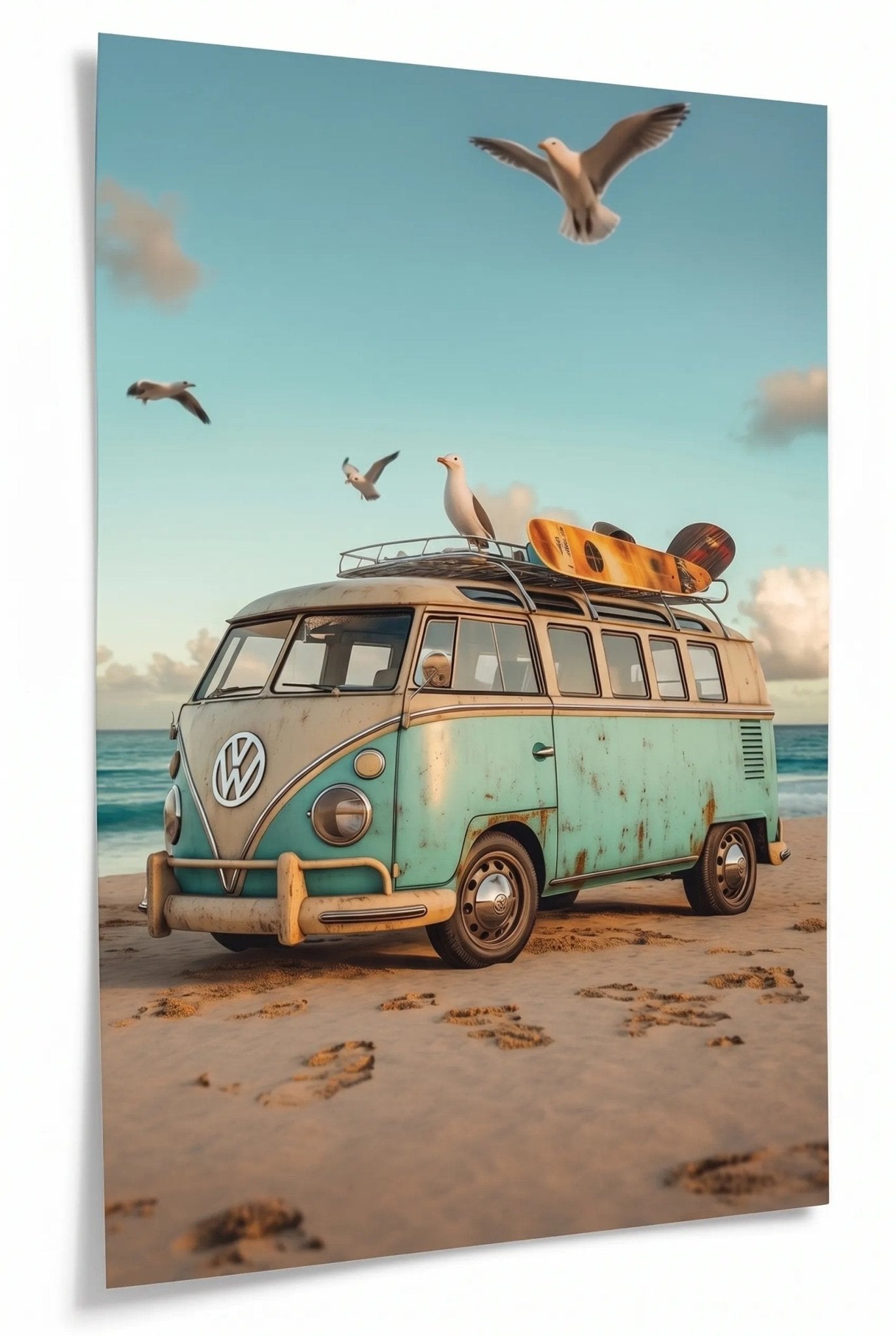 Mintgrüner VW Bulli T1 am Strand mit Möwen - Dein Wandbild