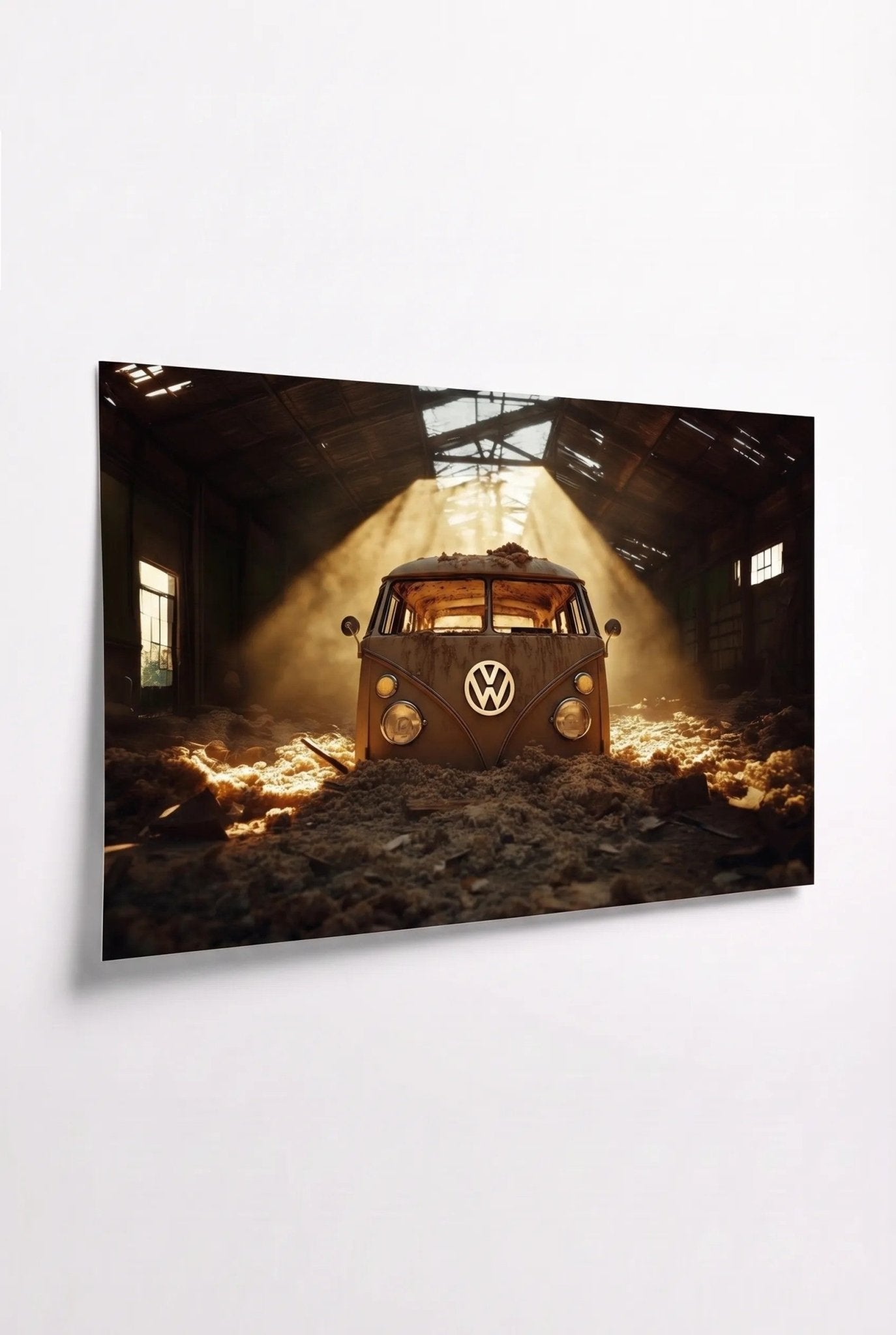 Rostiger VW Bulli T1 in verlassener Halle - Dein Wandbild