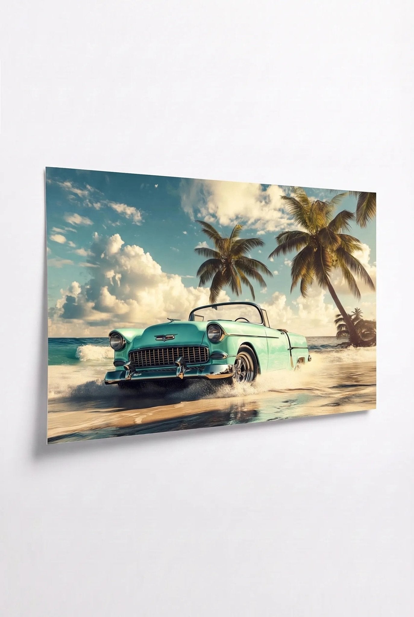 Türkises Retro-Cabrio am Tropenstrand - Dein Wandbild