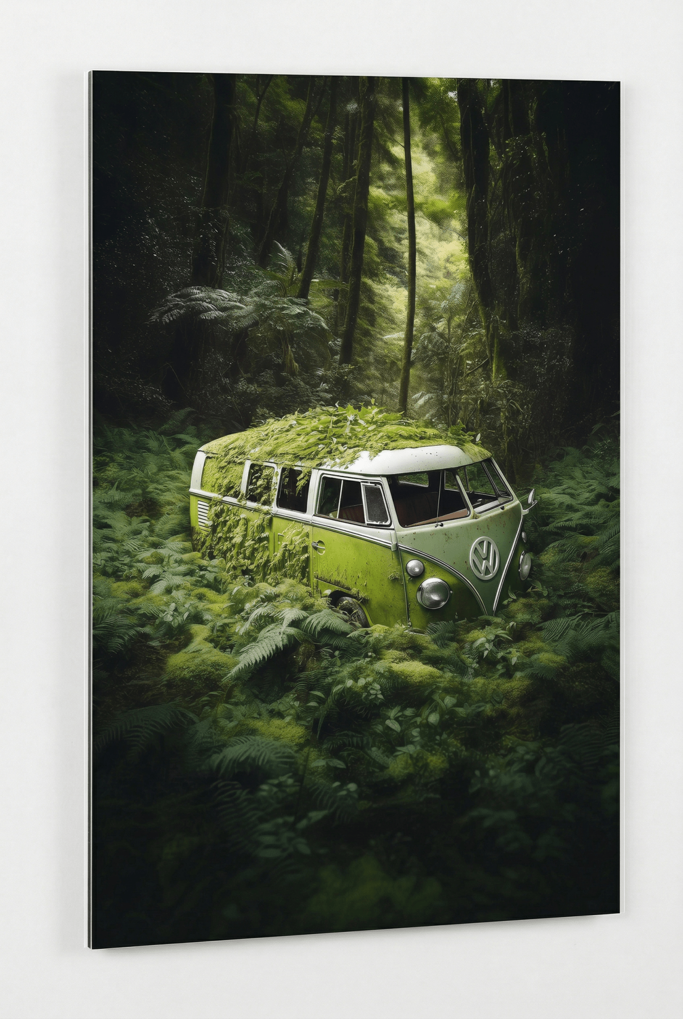 Vergessene Legende – Der VW Bulli T1 im grünen Refugium | Dein Wandbild - Dein Wandbild