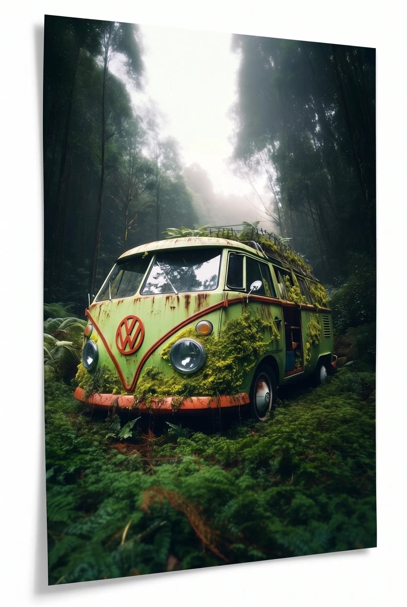 VW Bulli T1 mit Moos in verwunschenem Wald - Dein Wandbild